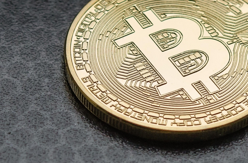欧义交易所App推出稳定币零费用闪兑 下载量突破8000万